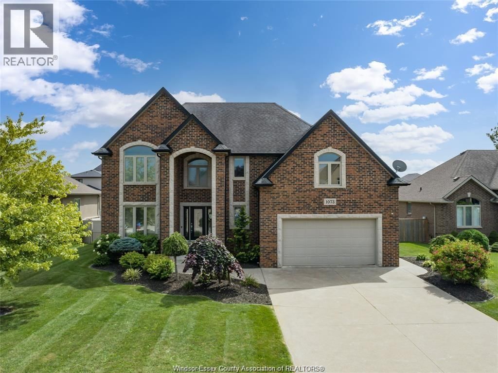 1073 REGENCY CRESCENT Image 1