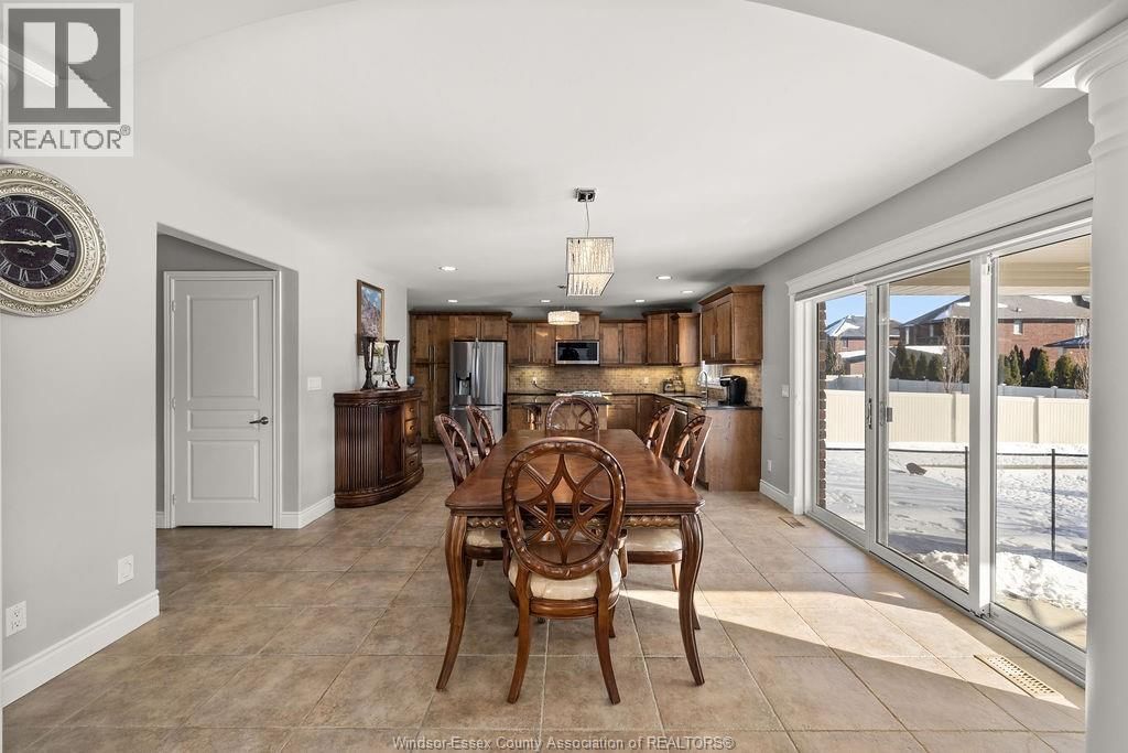 1073 REGENCY CRESCENT Image 10