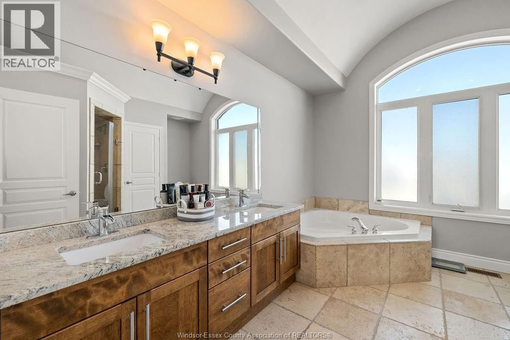 1073 REGENCY CRESCENT Image 20