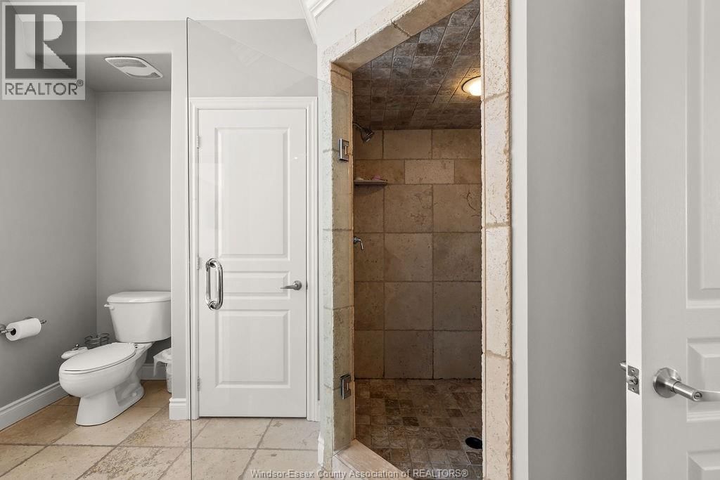 1073 REGENCY CRESCENT Image 22