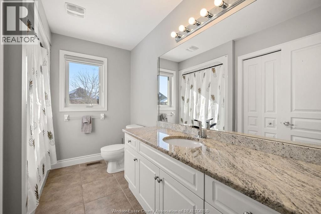 1073 REGENCY CRESCENT Image 29