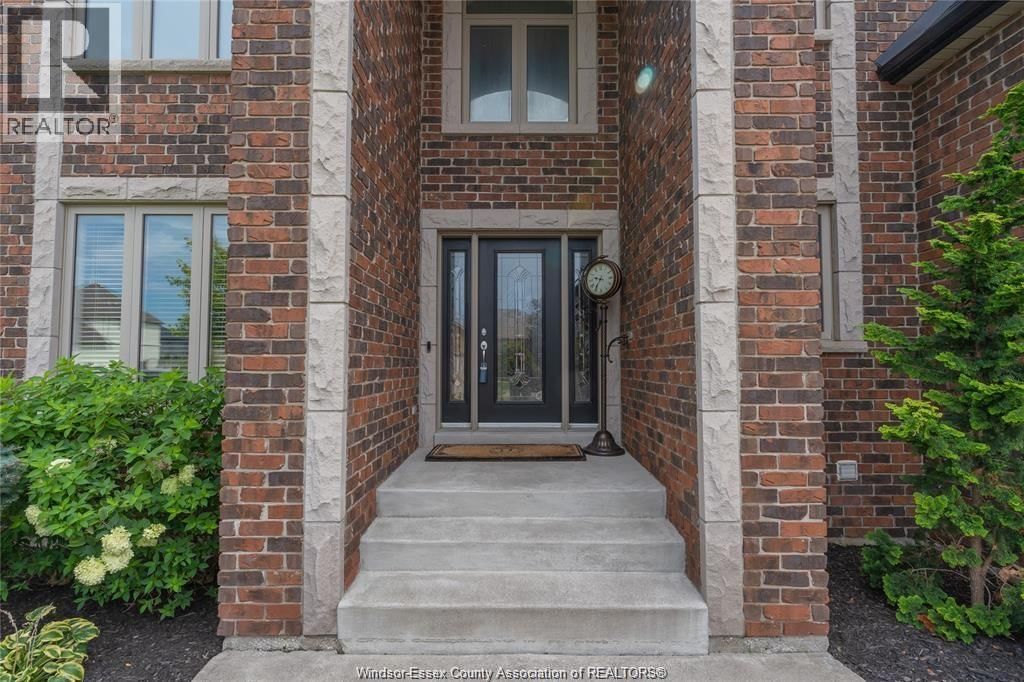 1073 REGENCY CRESCENT Image 3