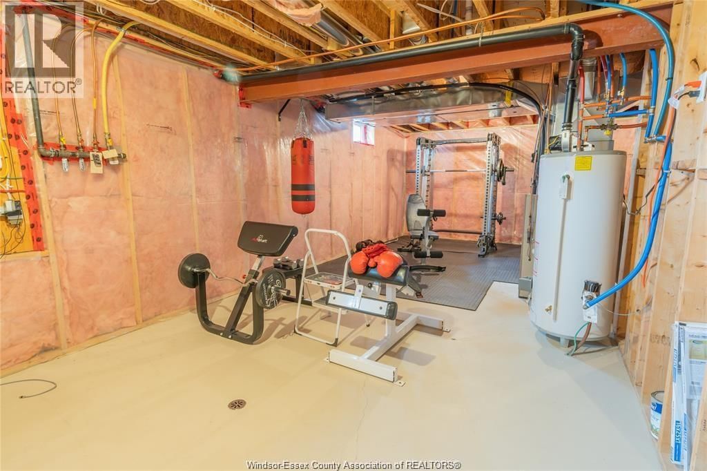 1073 REGENCY CRESCENT Image 32