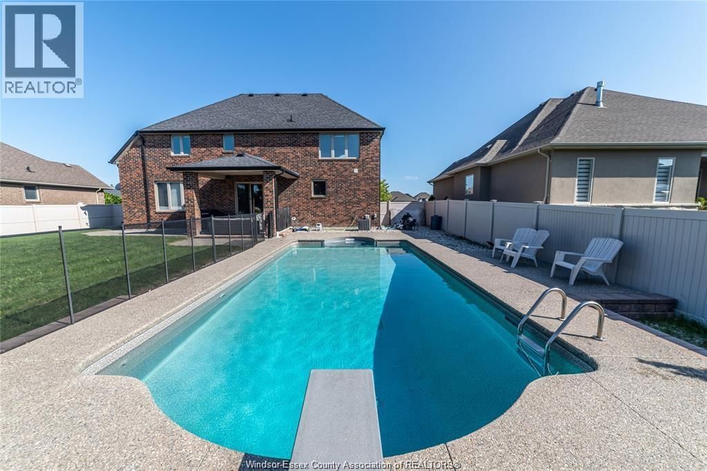 1073 REGENCY CRESCENT Image 37