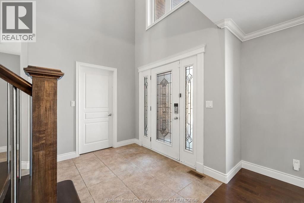 1073 REGENCY CRESCENT Image 4