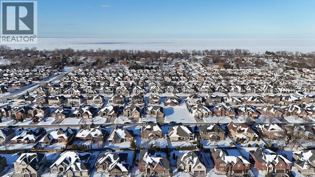 1073 REGENCY CRESCENT Image 42