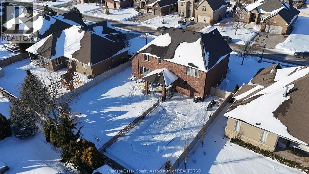 1073 REGENCY CRESCENT Image 44