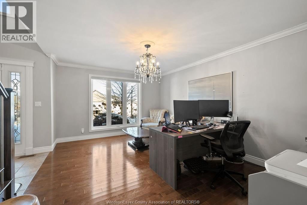 1073 REGENCY CRESCENT Image 7