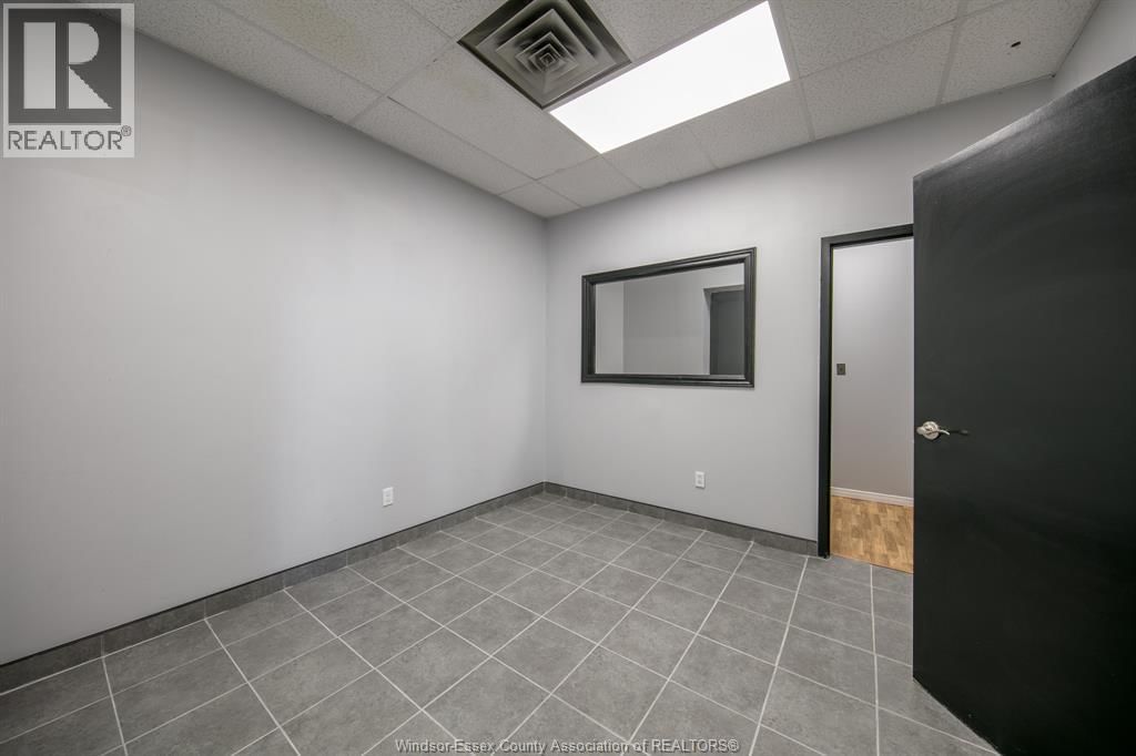 105 - 1010 UNIVERSITY AVENUE WEST Image 4