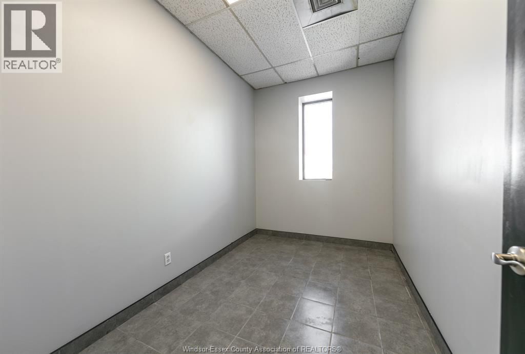 105 - 1010 UNIVERSITY AVENUE WEST Image 5