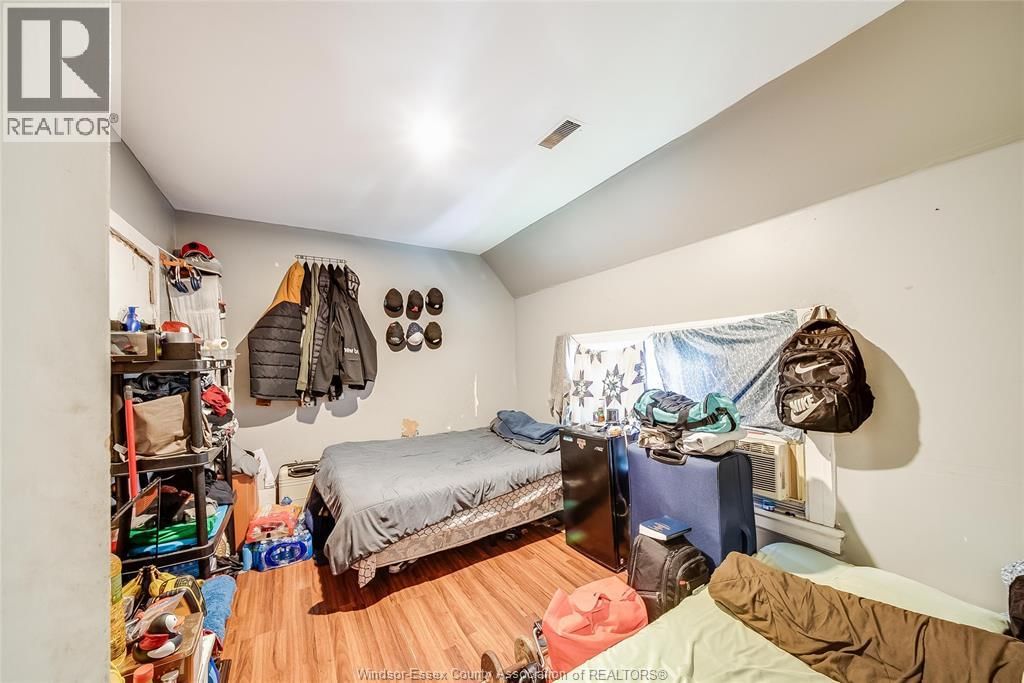 120 TALBOT STREET WEST Image 16