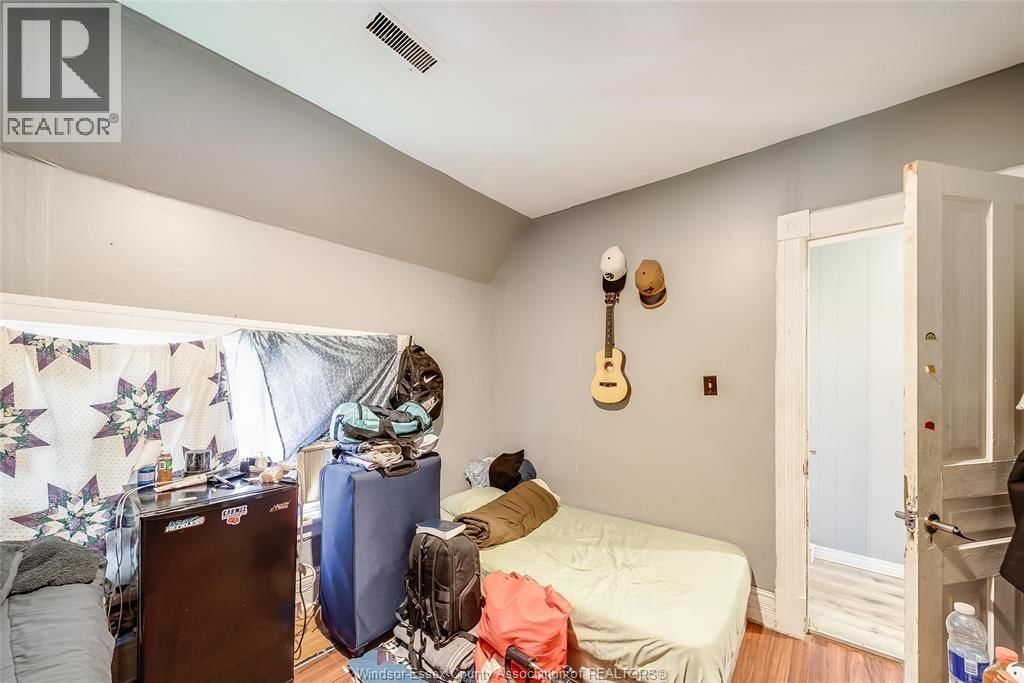 120 TALBOT STREET WEST Image 17