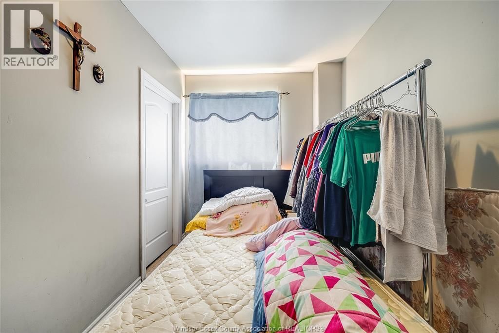 120 TALBOT STREET WEST Image 19