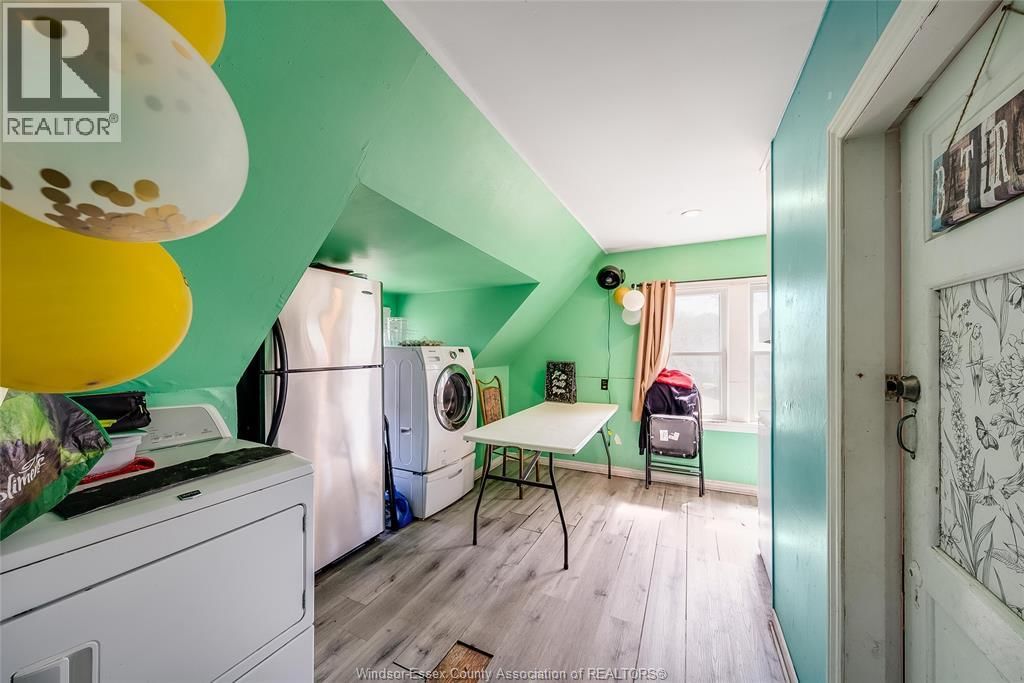 120 TALBOT STREET WEST Image 22