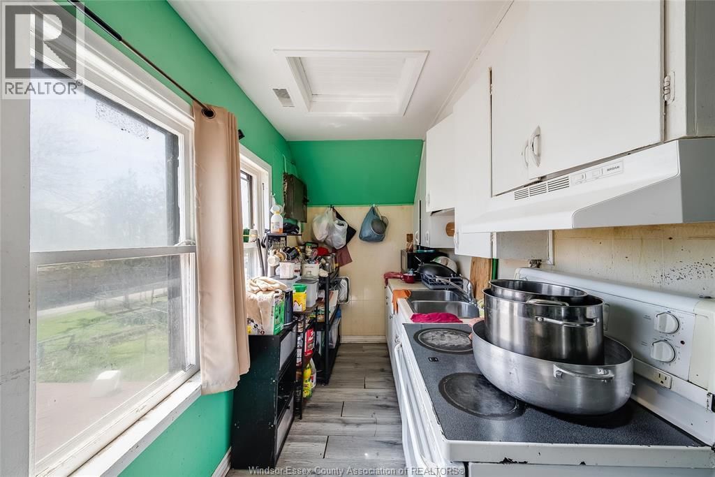 120 TALBOT STREET WEST Image 23