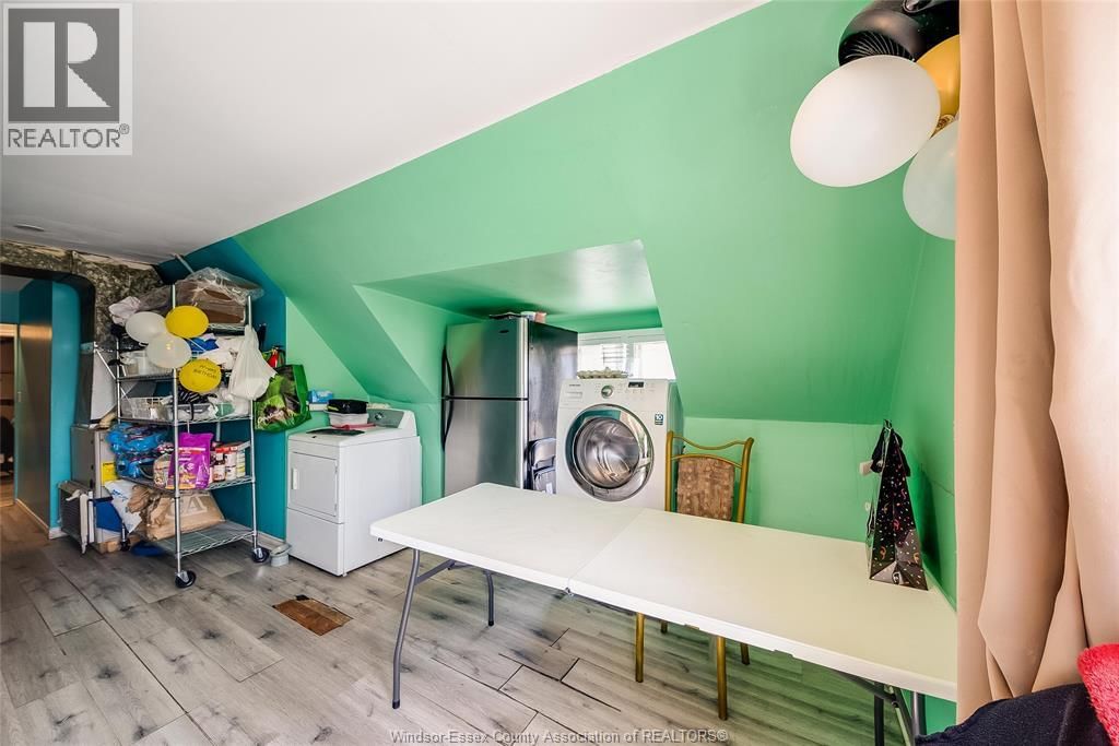 120 TALBOT STREET WEST Image 24