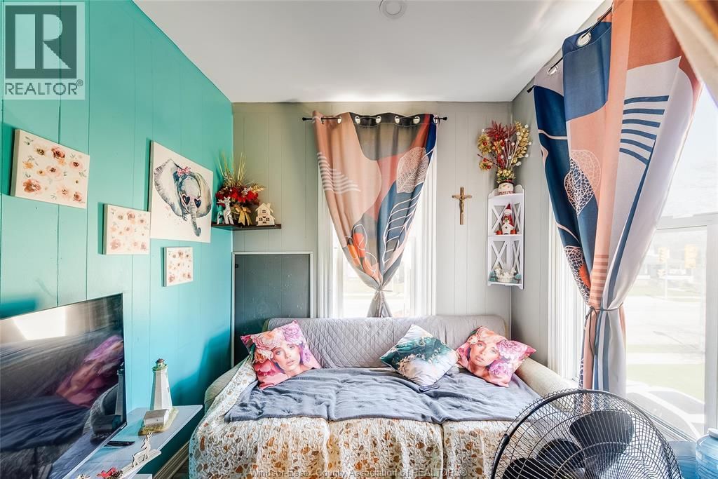 120 TALBOT STREET WEST Image 26