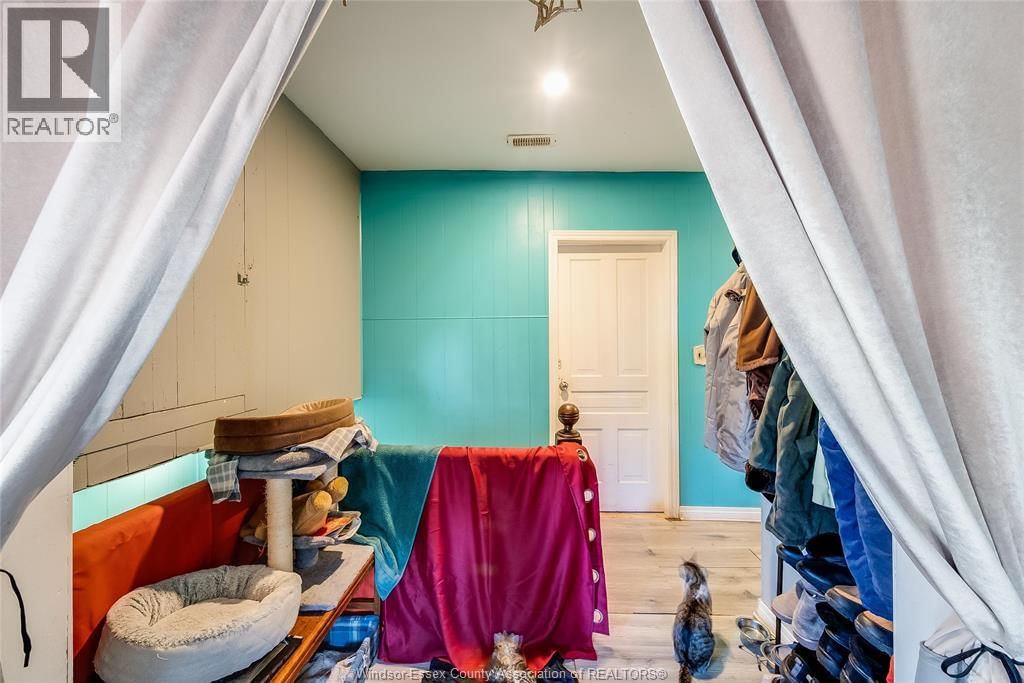 120 TALBOT STREET WEST Image 27