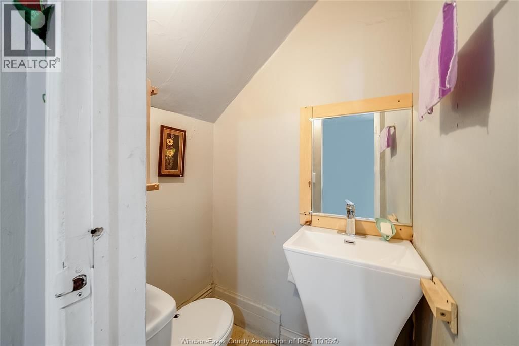 120 TALBOT STREET WEST Image 29