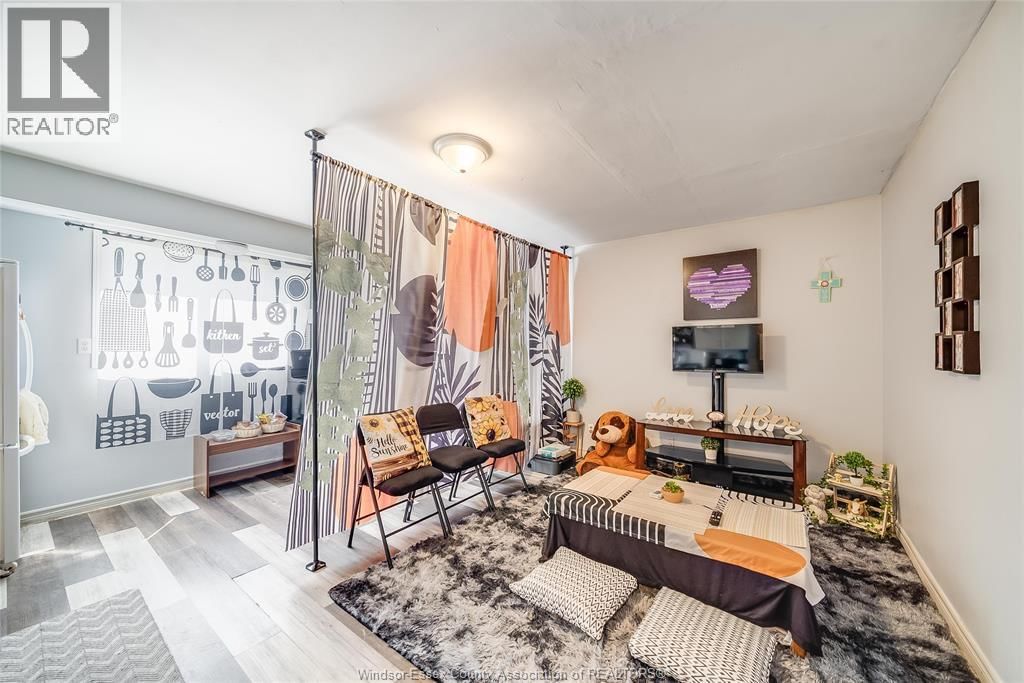 120 TALBOT STREET WEST Image 36