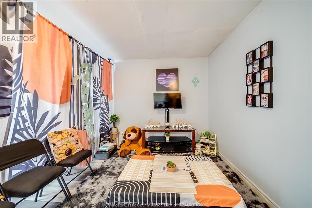 120 TALBOT STREET WEST Image 37