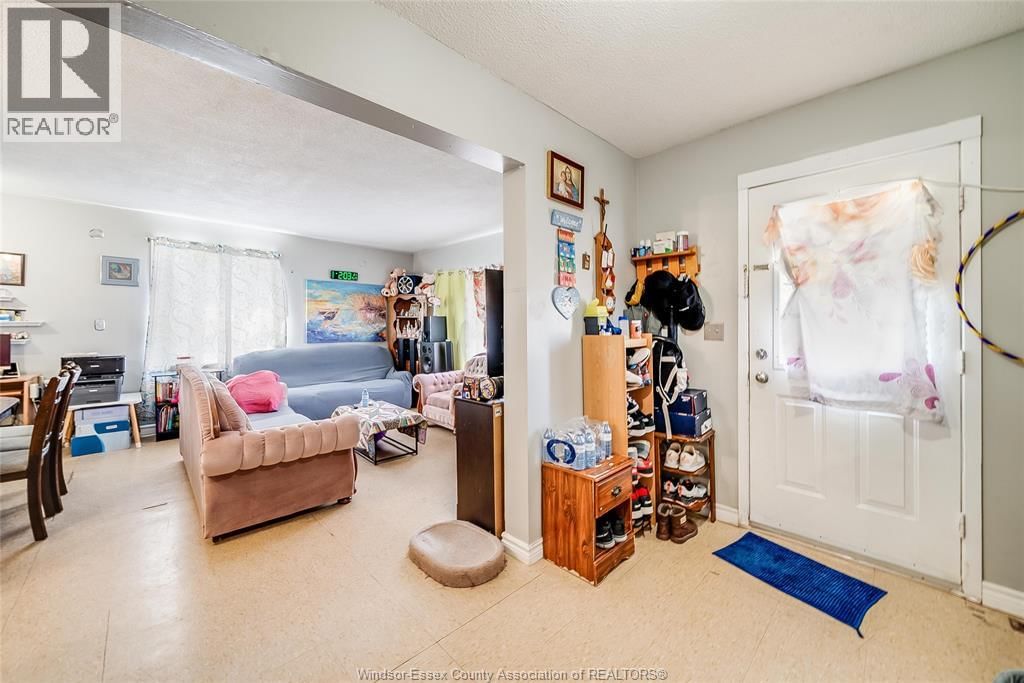 120 TALBOT STREET WEST Image 4