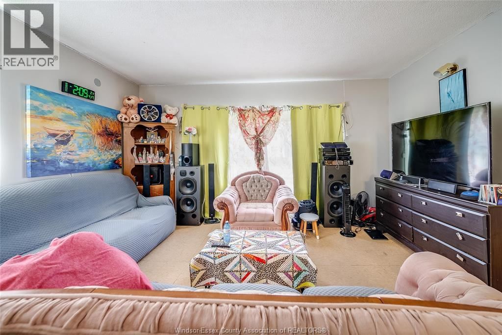 120 TALBOT STREET WEST Image 7