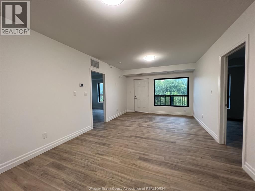 404 - 3290 STELLA CRESCENT Image 2