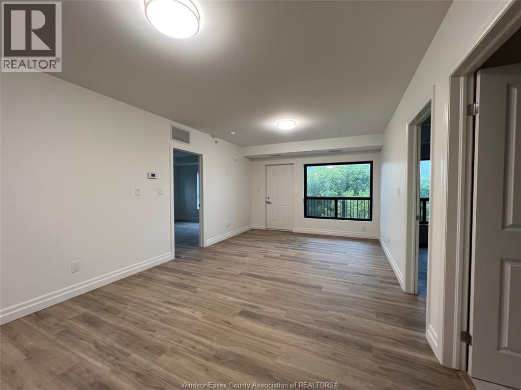 404 - 3290 STELLA CRESCENT Image 3