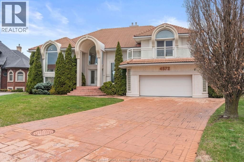 4572 LAKE GRANDE COURT Image 1