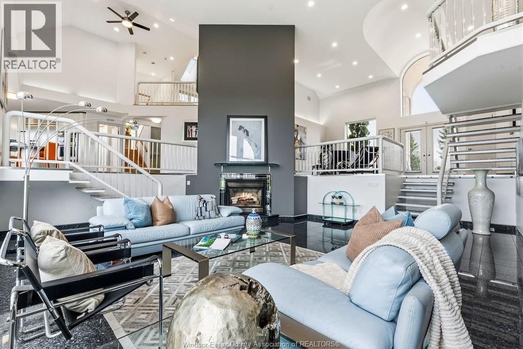 4572 LAKE GRANDE COURT Image 10