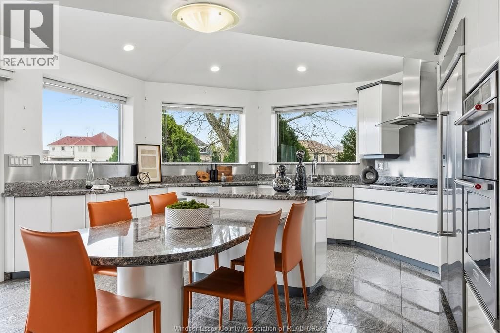 4572 LAKE GRANDE COURT Image 17