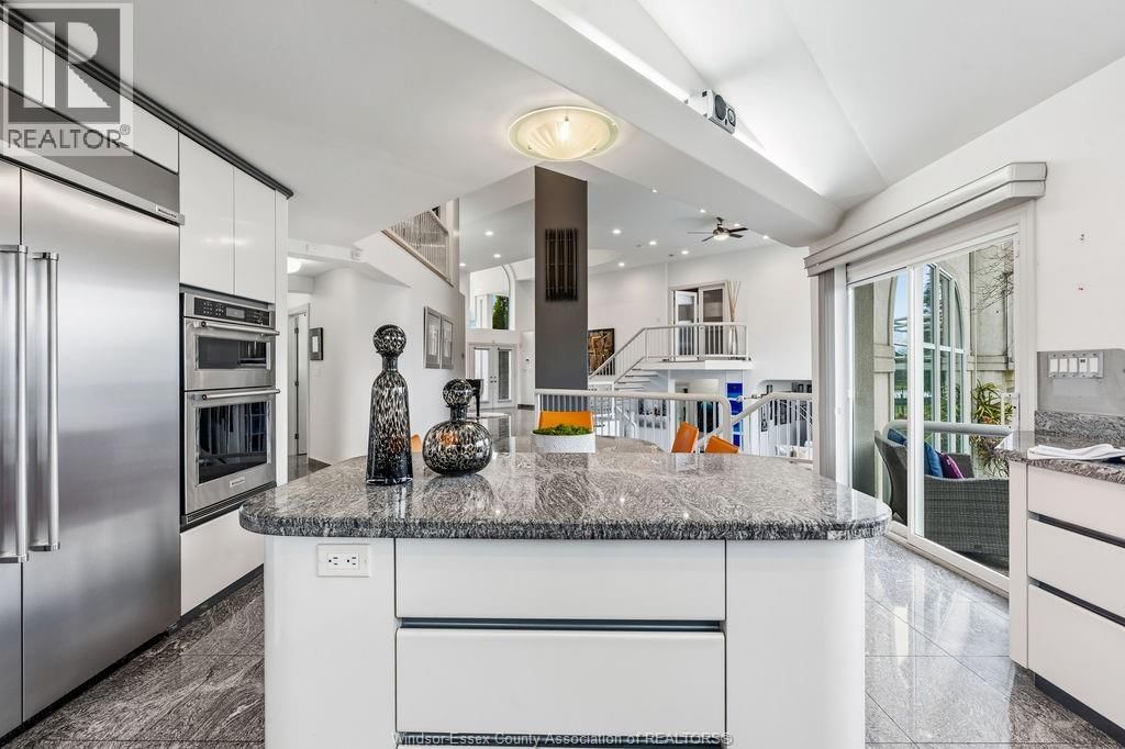 4572 LAKE GRANDE COURT Image 19