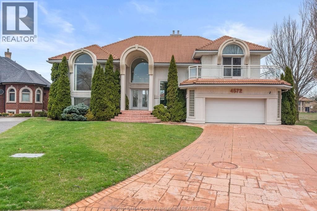 4572 LAKE GRANDE COURT Image 2