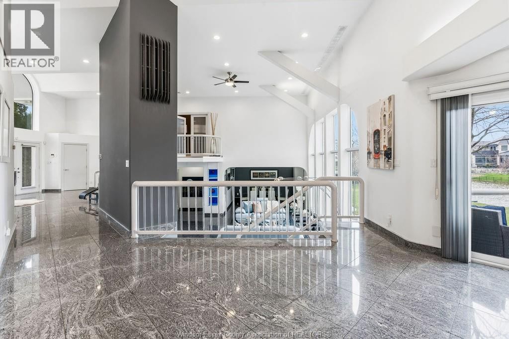 4572 LAKE GRANDE COURT Image 20