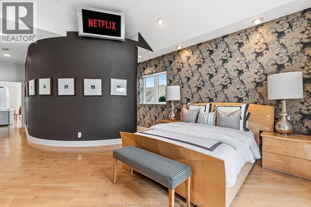 4572 LAKE GRANDE COURT Image 22