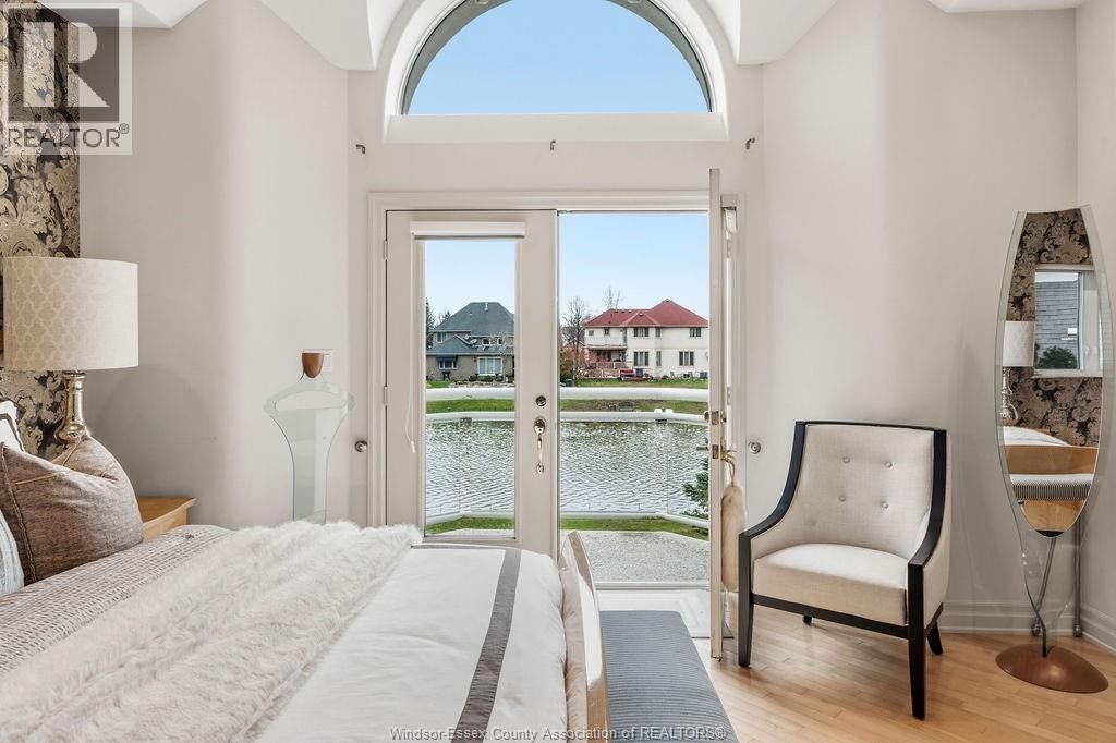 4572 LAKE GRANDE COURT Image 23