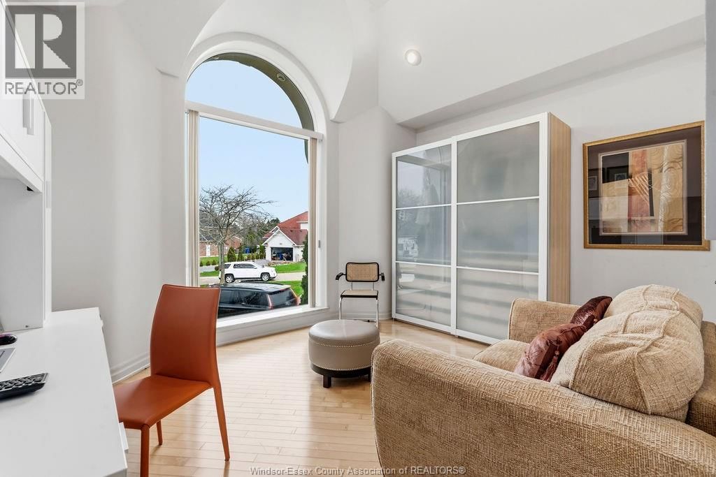 4572 LAKE GRANDE COURT Image 24