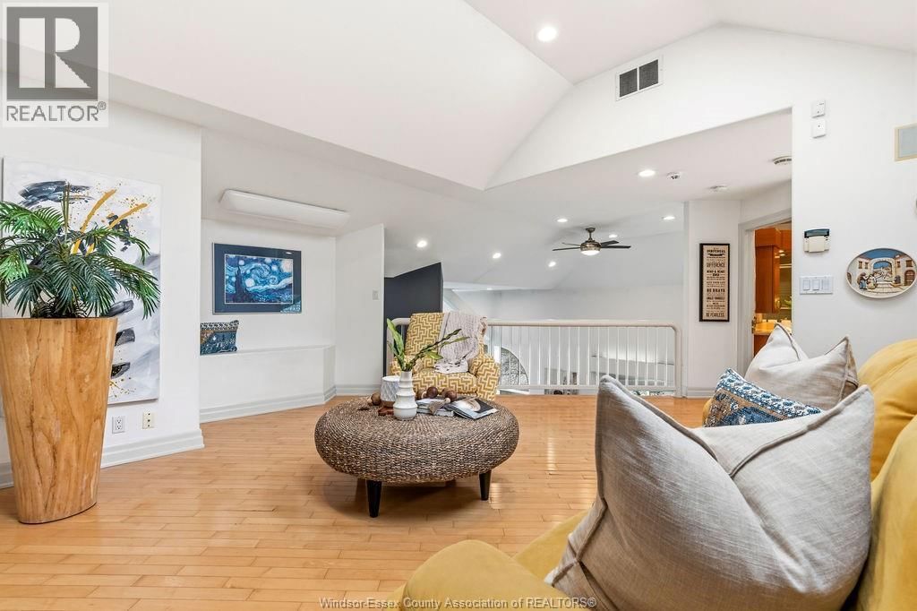 4572 LAKE GRANDE COURT Image 29