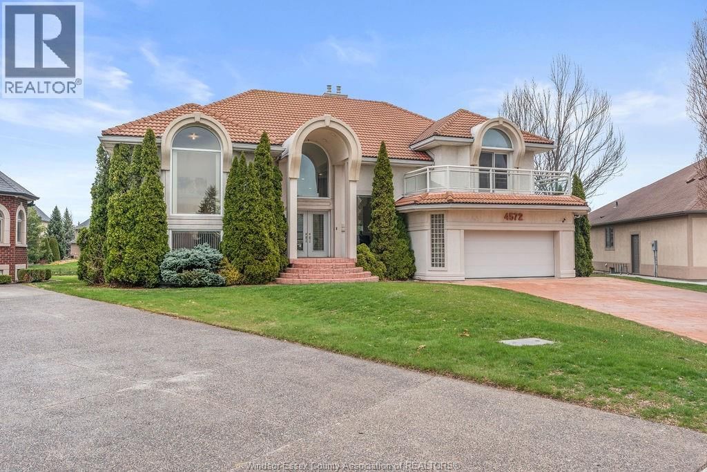 4572 LAKE GRANDE COURT Image 3