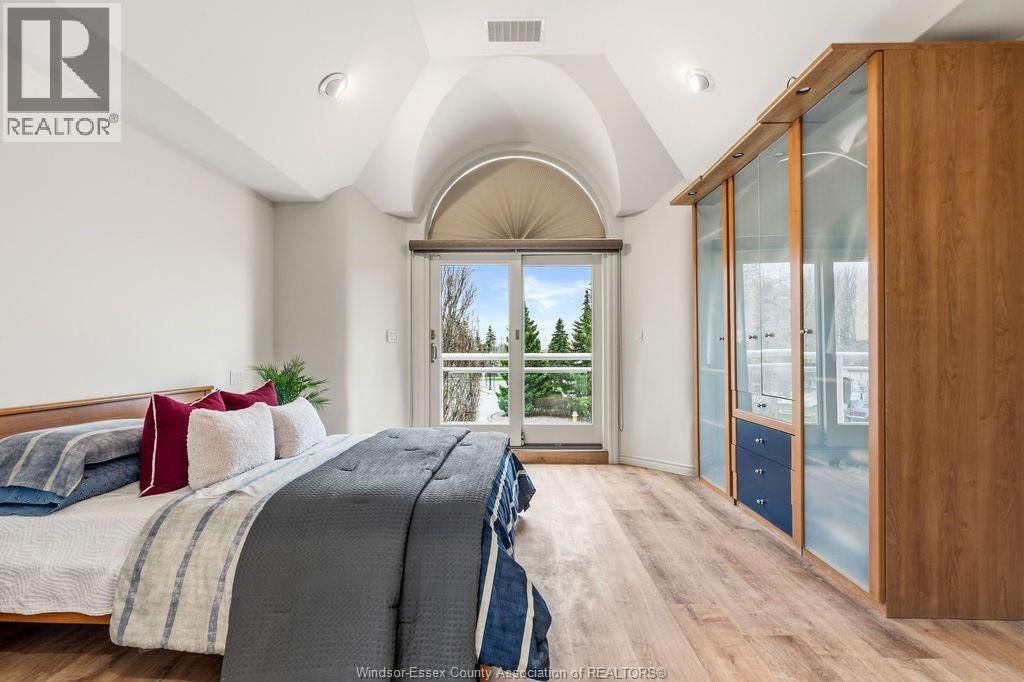 4572 LAKE GRANDE COURT Image 30