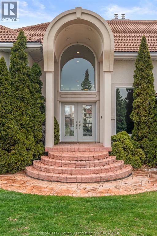 4572 LAKE GRANDE COURT Image 4