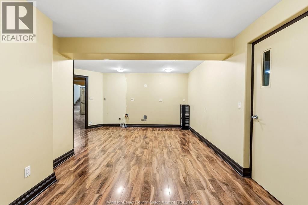 4572 LAKE GRANDE COURT Image 40