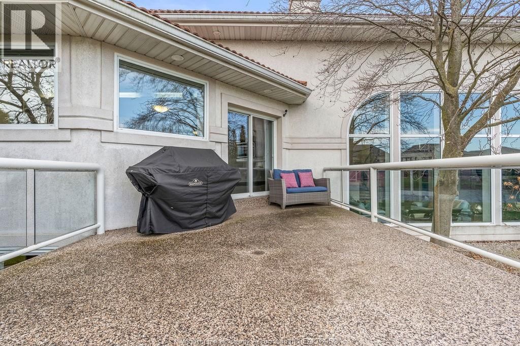 4572 LAKE GRANDE COURT Image 41