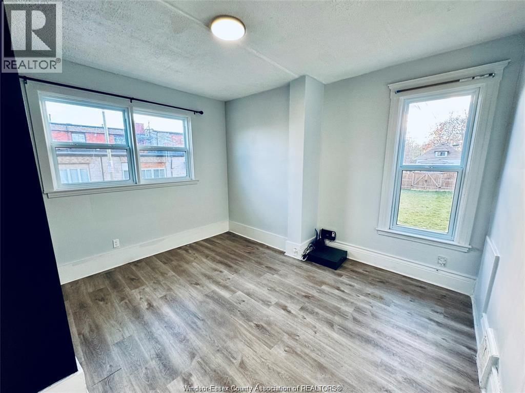 531 LANGLOIS AVENUE Image 15