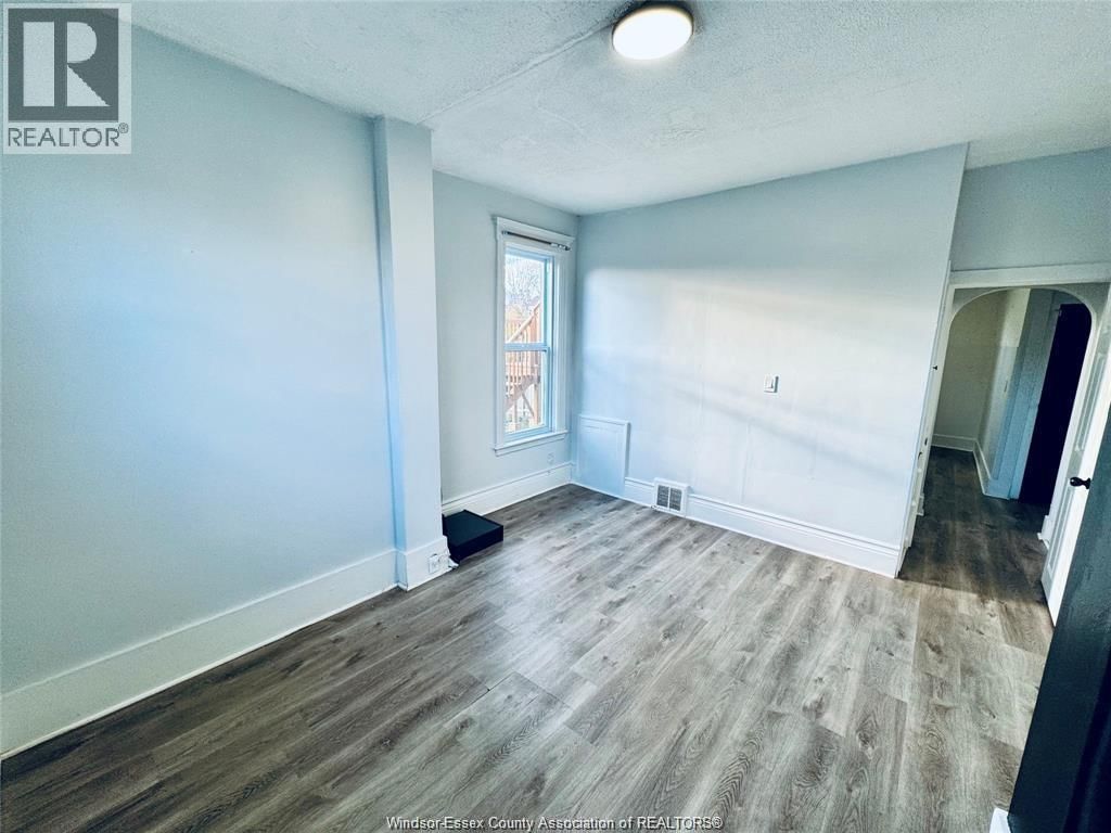 531 LANGLOIS AVENUE Image 17