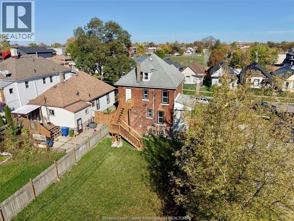 531 LANGLOIS AVENUE Image 28