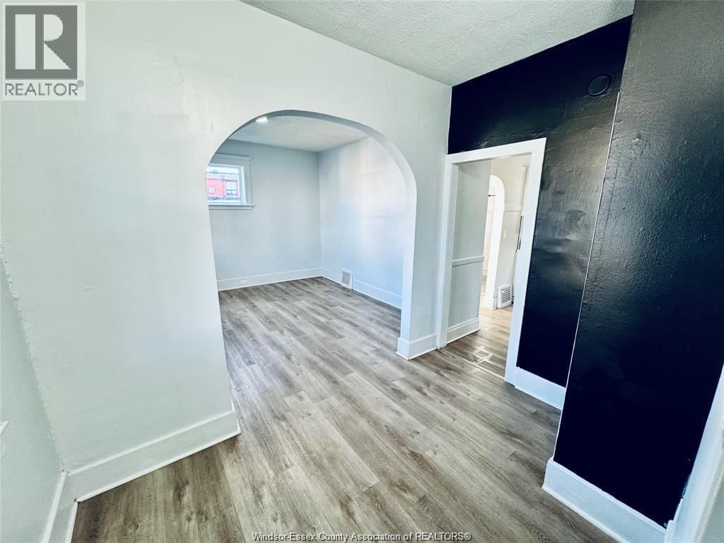 531 LANGLOIS AVENUE Image 5