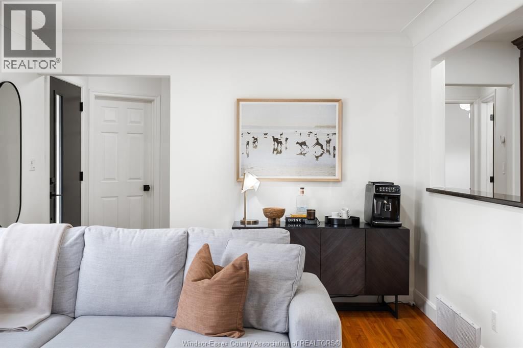 735 LOUNSBOROUGH Image 10