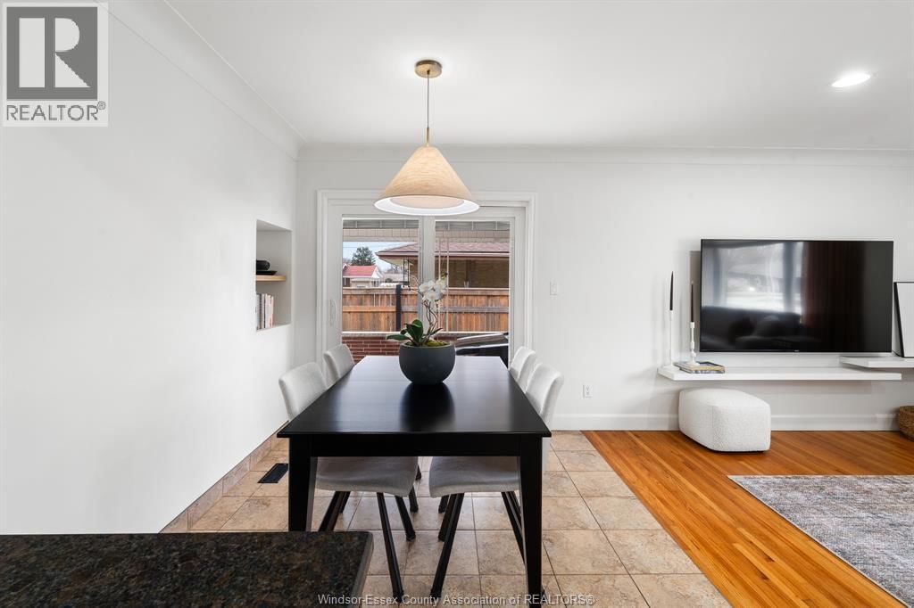 735 LOUNSBOROUGH Image 12